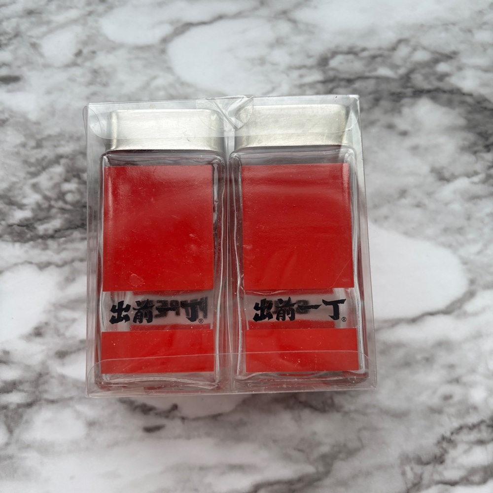 NWT NISSAN DEMAE RAMEN salt & pepper shaker set collectible kitchen